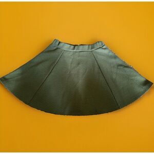 Divided~H&M~Green~Skirt~Elastic~Stretchy~Waist Size~Small~‎